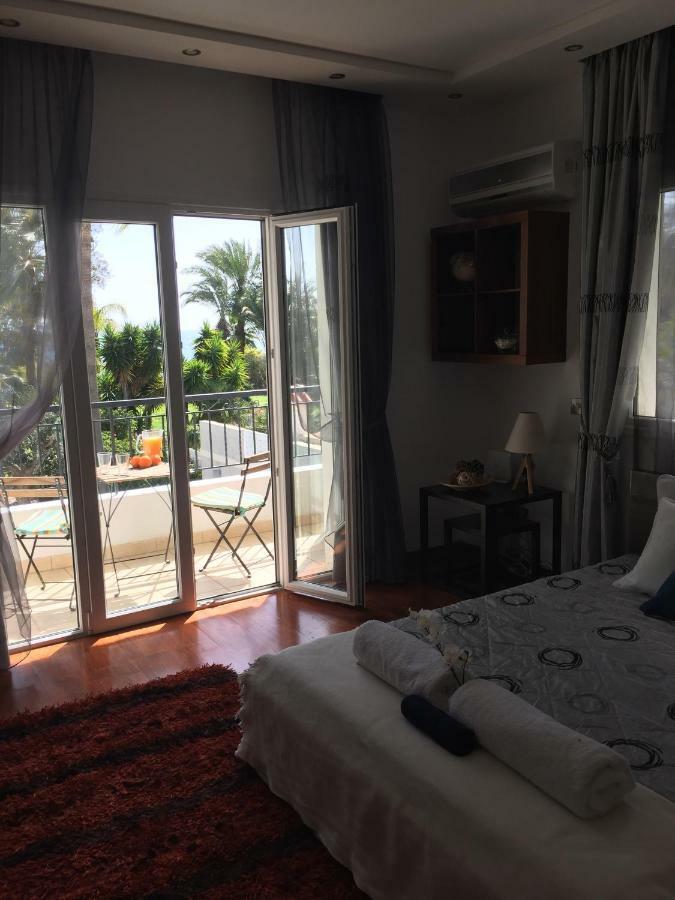 Deluxe First Line Villa Перволия Екстериор снимка