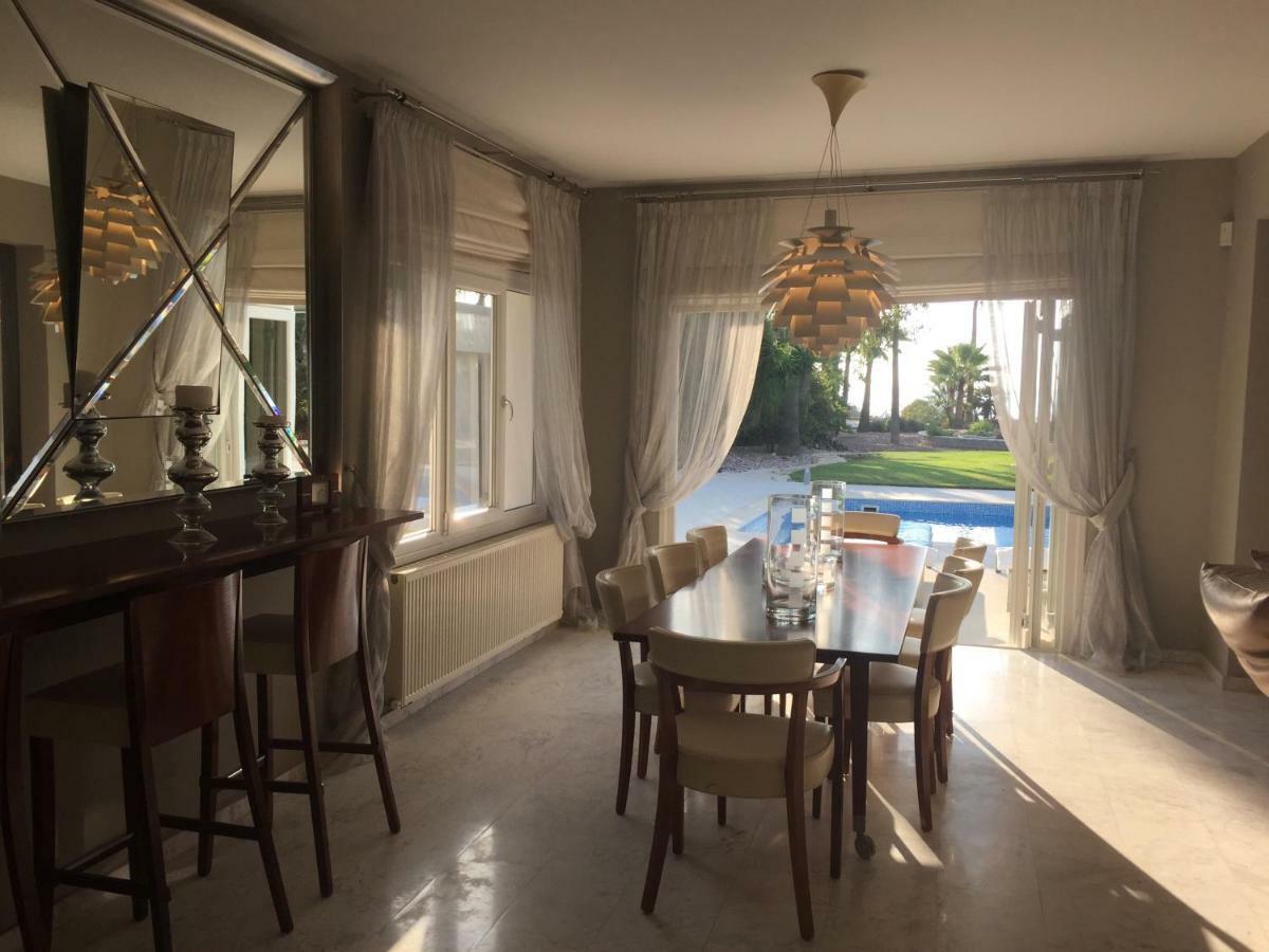 Deluxe First Line Villa Перволия Екстериор снимка