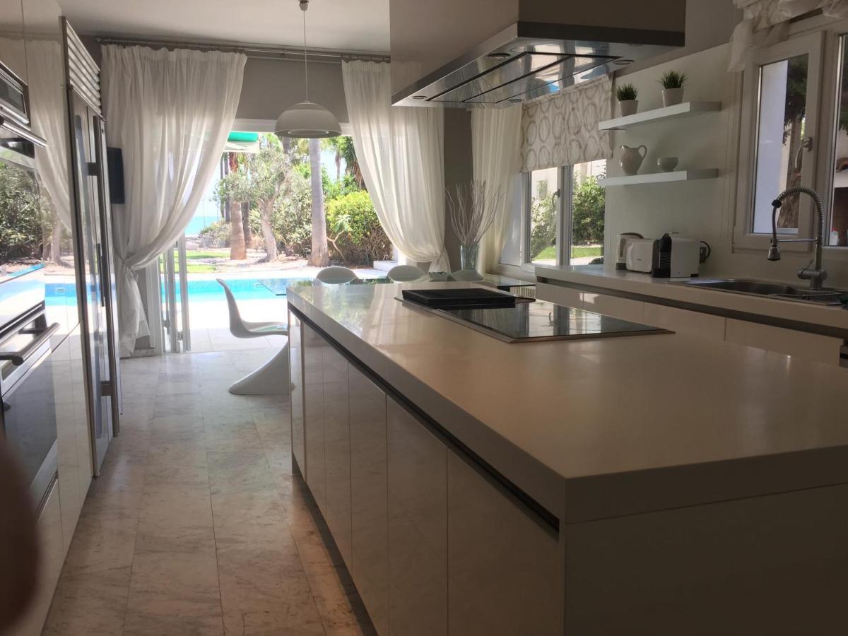 Deluxe First Line Villa Перволия Екстериор снимка